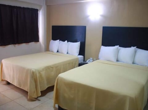 Double Room | In-room safe, desk, iron/ironing board, free WiFi