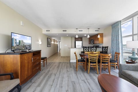 Condo, 2 Bedrooms, Balcony, Partial Ocean View, Full Kitchen | Living area | TV