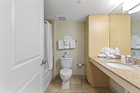 One Bedroom Deluxe Suite- 2 Queen Beds, Oceanfront, Private Balcony, Full Kitchen | Bathroom | Combined shower/tub, free toiletries, hair dryer, towels