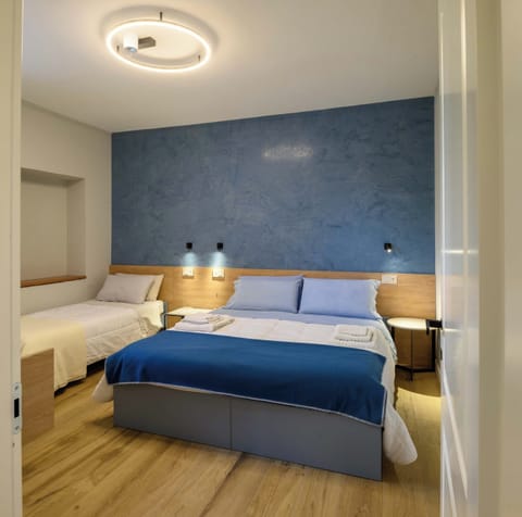 Premium bedding, desk, soundproofing, free WiFi