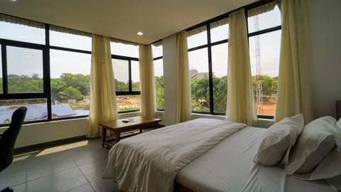 Standard Suite | 1 bedroom, in-room safe, desk, iron/ironing board