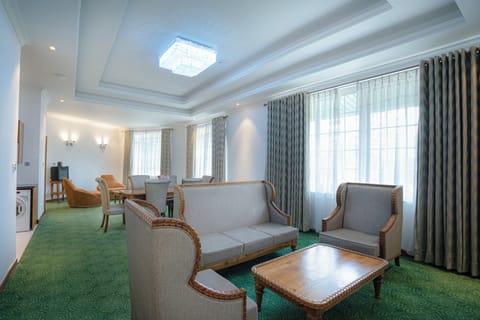 Presidential Suite 2 bedroom (Araliya Premiere) | Living area | LED TV