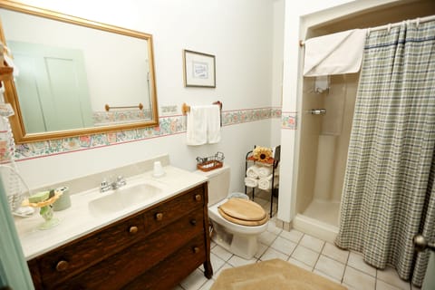 Room, Private Bathroom (Sunflower King Room) | Bathroom | Hair dryer, bathrobes, towels