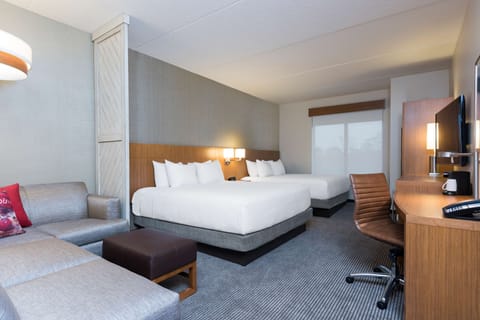 Desk, blackout drapes, iron/ironing board, free WiFi