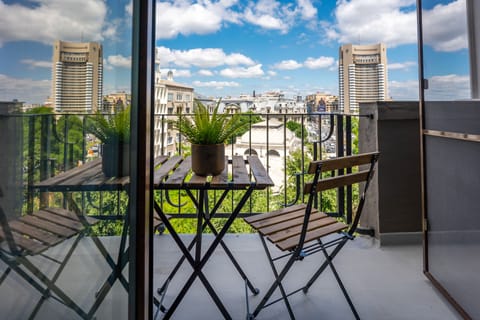 Panoramic Suite, City View | Terrace/patio