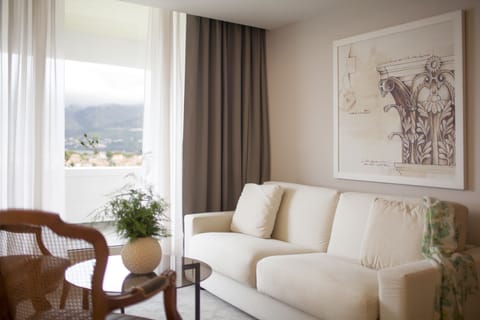 Minibar, in-room safe, desk, blackout drapes