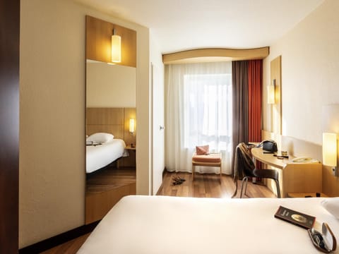 Double Room, 1 Double Bed | In-room safe, desk, iron/ironing board, free WiFi