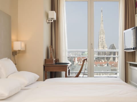 Double Room (St. Stephen's cathedral view) | Minibar, in-room safe, desk, soundproofing