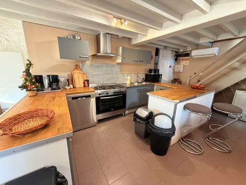 House (La Grange) | Private kitchen