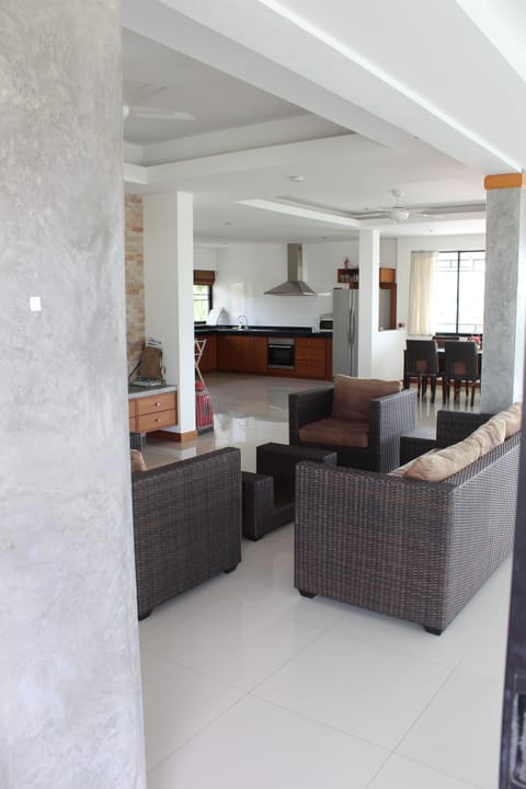 Penthouse, 2 Bedrooms, 2 Bathrooms, City View | In-room safe, cribs/infant beds, rollaway beds, bed sheets