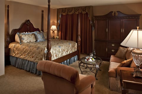 Room, 1 King Bed | Hypo-allergenic bedding, minibar, in-room safe, desk