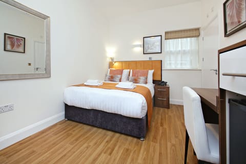 Deluxe Double Room, 1 Queen Bed, Ensuite | In-room safe, desk, blackout drapes, rollaway beds