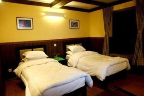 Standard Room, 1 Double Bed | Desk, free WiFi, bed sheets