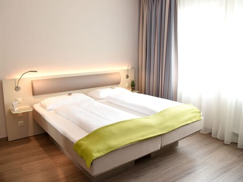 Superior Double Room | Premium bedding, minibar, in-room safe, desk