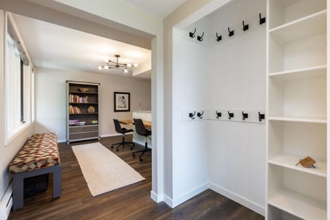 Condo, 2 Bedrooms | Interior