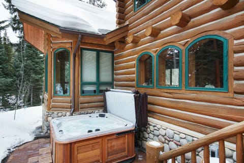 Cabin, 4 Bedrooms | Spa