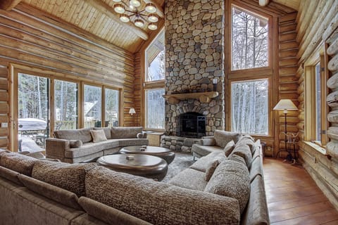 Cabin, 4 Bedrooms | Living room | TV, fireplace