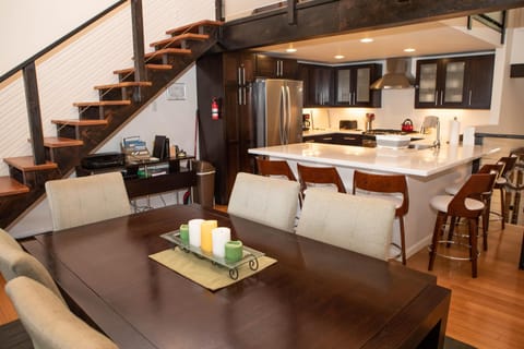 Townhome, 3 Bedrooms | In-room dining