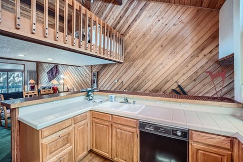 Townhome, 3 Bedrooms | Interior