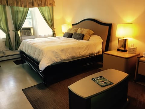 Superior Room, 1 King Bed | Individually decorated, individually furnished, free WiFi