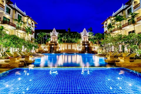 Outdoor pool, pool umbrellas