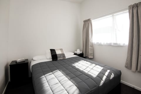 Standard Apartment, 2 Bedrooms | 1 bedroom, individually furnished, iron/ironing board