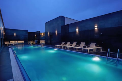 Indoor pool, outdoor pool