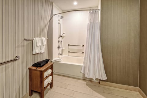 Suite, 1 Bedroom, Non Smoking, Corner | Bathroom | Hair dryer, towels