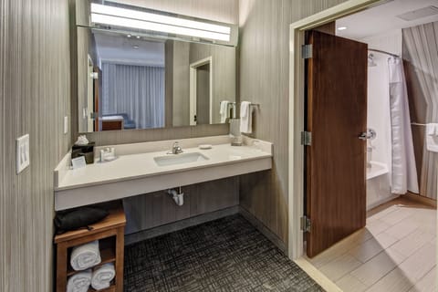 Suite, 1 Bedroom, Non Smoking, Corner | Bathroom | Hair dryer, towels