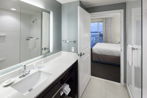 Suite, 2 Bedrooms, Balcony | Bathroom | Shower, free toiletries, hair dryer, towels
