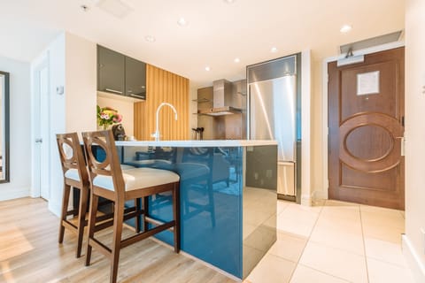 Signature Suite, 1 Bedroom | Private kitchen | Espresso maker, electric kettle