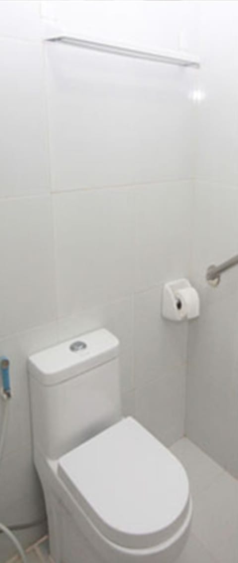 Standard Quadruple Room | Bathroom | Shower, free toiletries, hair dryer, bidet