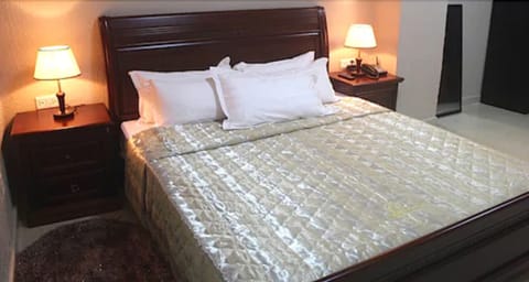 Executive Double Room Single Use | In-room safe, desk, blackout drapes, free WiFi