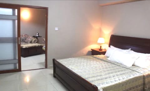 Executive Double Room Single Use | In-room safe, desk, blackout drapes, free WiFi