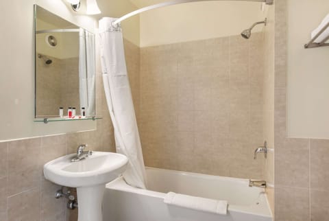 Combined shower/tub, eco-friendly toiletries, hair dryer, towels