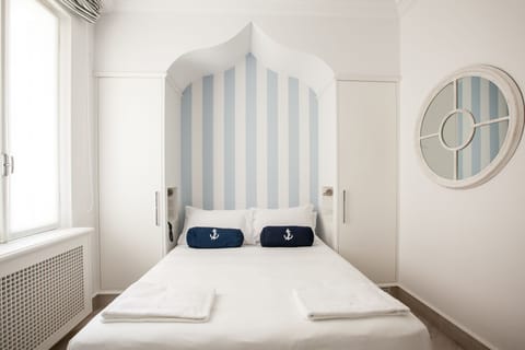 Classic Dependance,Annex Building | Premium bedding, pillowtop beds, minibar, in-room safe