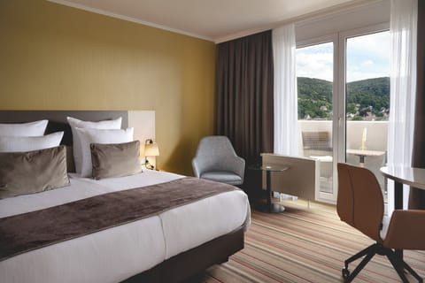 Superior Room | In-room safe, desk, soundproofing, iron/ironing board