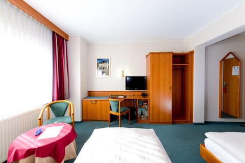 Standard Twin Room | Premium bedding, memory foam beds, minibar, in-room safe