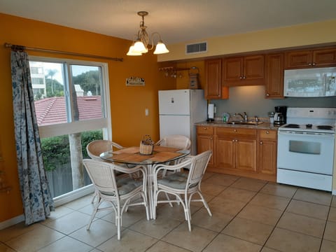 Deluxe Suite, 1 Bedroom, Beach View | Private kitchen | Microwave, coffee/tea maker, toaster, blender