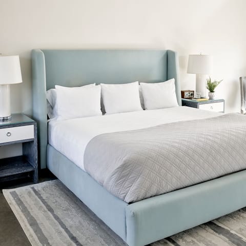 Suite, 1 King Bed | Premium bedding, down comforters, minibar, in-room safe