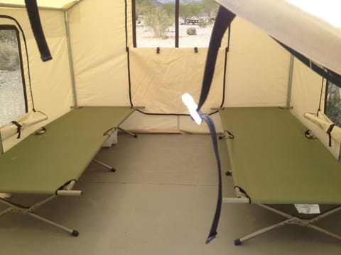 Small Glamping Tent | Cribs/infant beds, free WiFi, bed sheets