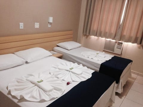 Premium bedding, minibar, free WiFi, bed sheets