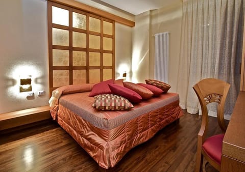 Minibar, in-room safe, individually furnished, desk