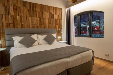 Minibar, in-room safe, desk, soundproofing