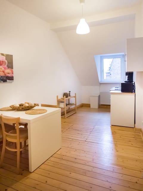 Basic Condo, 2 Bedrooms | In-room dining