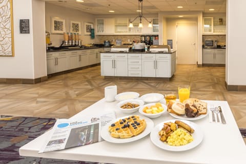 Free daily continental breakfast