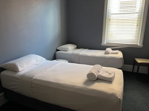 Standard Room, 2 Single Beds | Free WiFi, bed sheets