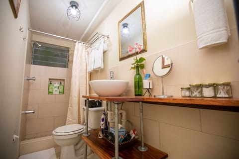 Superior Suite, 1 Bedroom, Kitchen, Garden View | Bathroom | Shower, free toiletries, hair dryer, towels