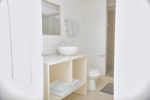 Comfort Room, 1 Queen Bed, Private Bathroom | Bathroom | Shower, free toiletries, towels