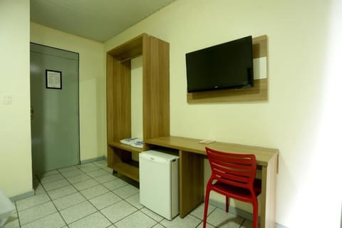 Standard Single Room | Minibar, desk, blackout drapes, free WiFi